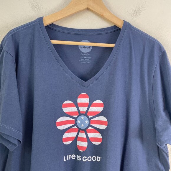 Life Is Good Womens Plus XXL Crusher Classic Fit V Neck T Shirt Patriotic Flower - Picture 1 of 8